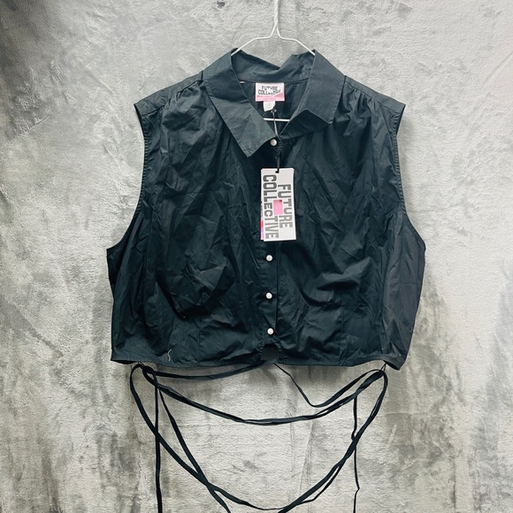 Black blouse - Picture 1 of 7